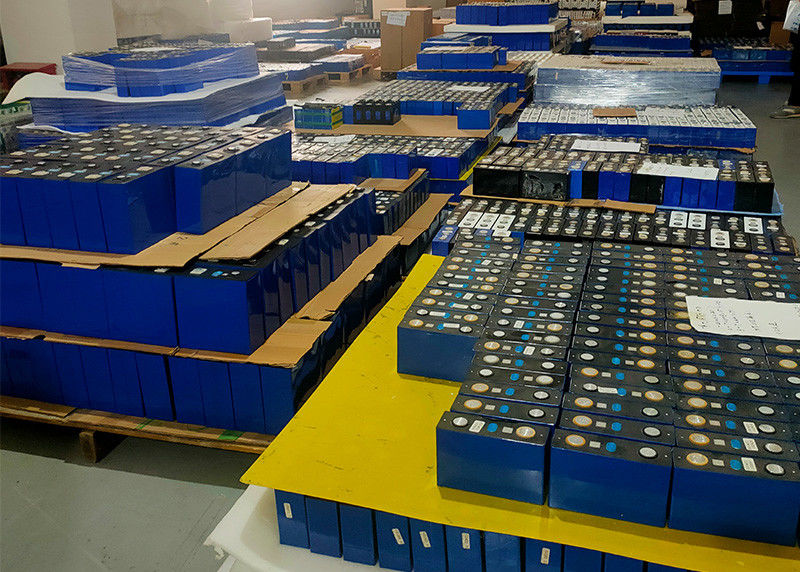 Lithium Ion Pv Panel Mounting Systems 48V 3kwh 5kwh 15kwh Struktur Pemasangan Modul Surya