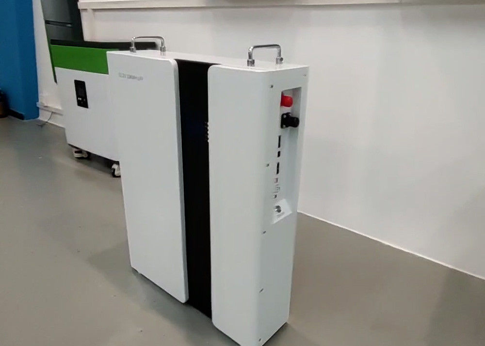 Odm 48V 51.2V Lithium Ion Baterai Untuk Penyimpanan Energi Surya 12 Tahun Garansi