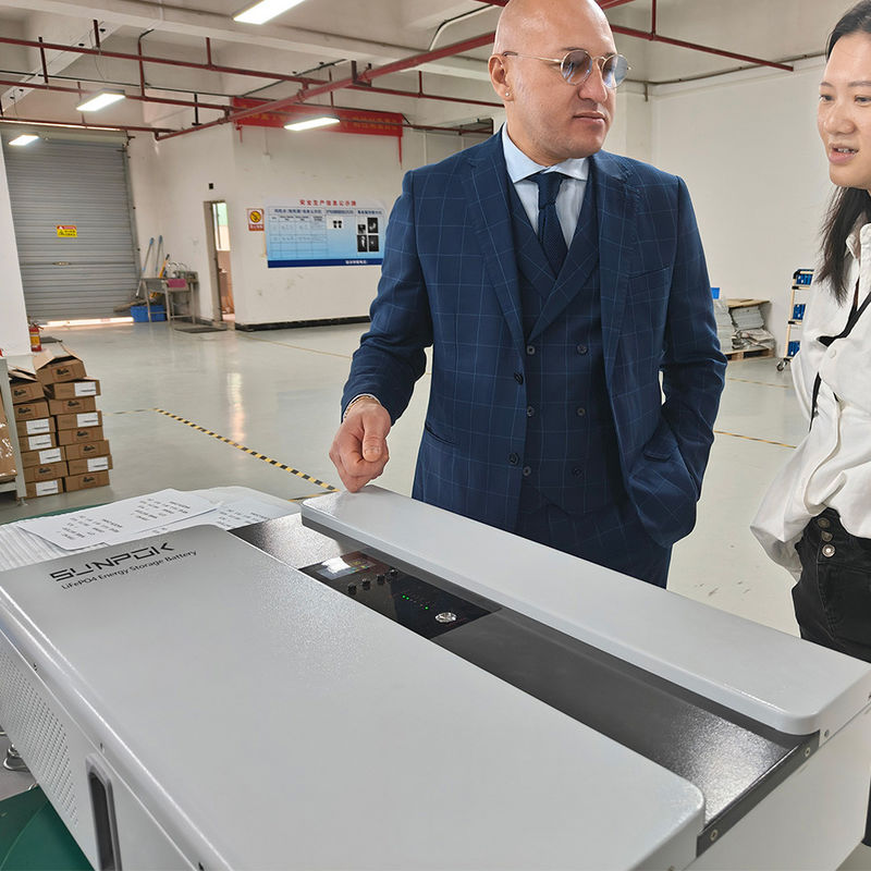 Sunpok Energy Sistem penyimpanan baterai rumah semua dalam satu untuk baterai lithium solar ditumpuk